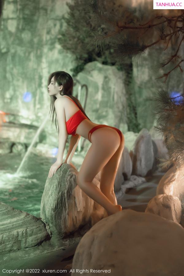 周妍希 奶瓶土肥圆 [XiuRen]高清写真图 2022.12.19 No.6014 Carol周妍希 温泉美臀第15张图片